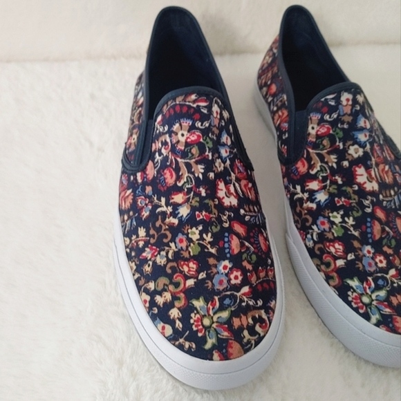 Tory Burch Hanover Floral Slip-on Sneakers - Picture 6 of 10